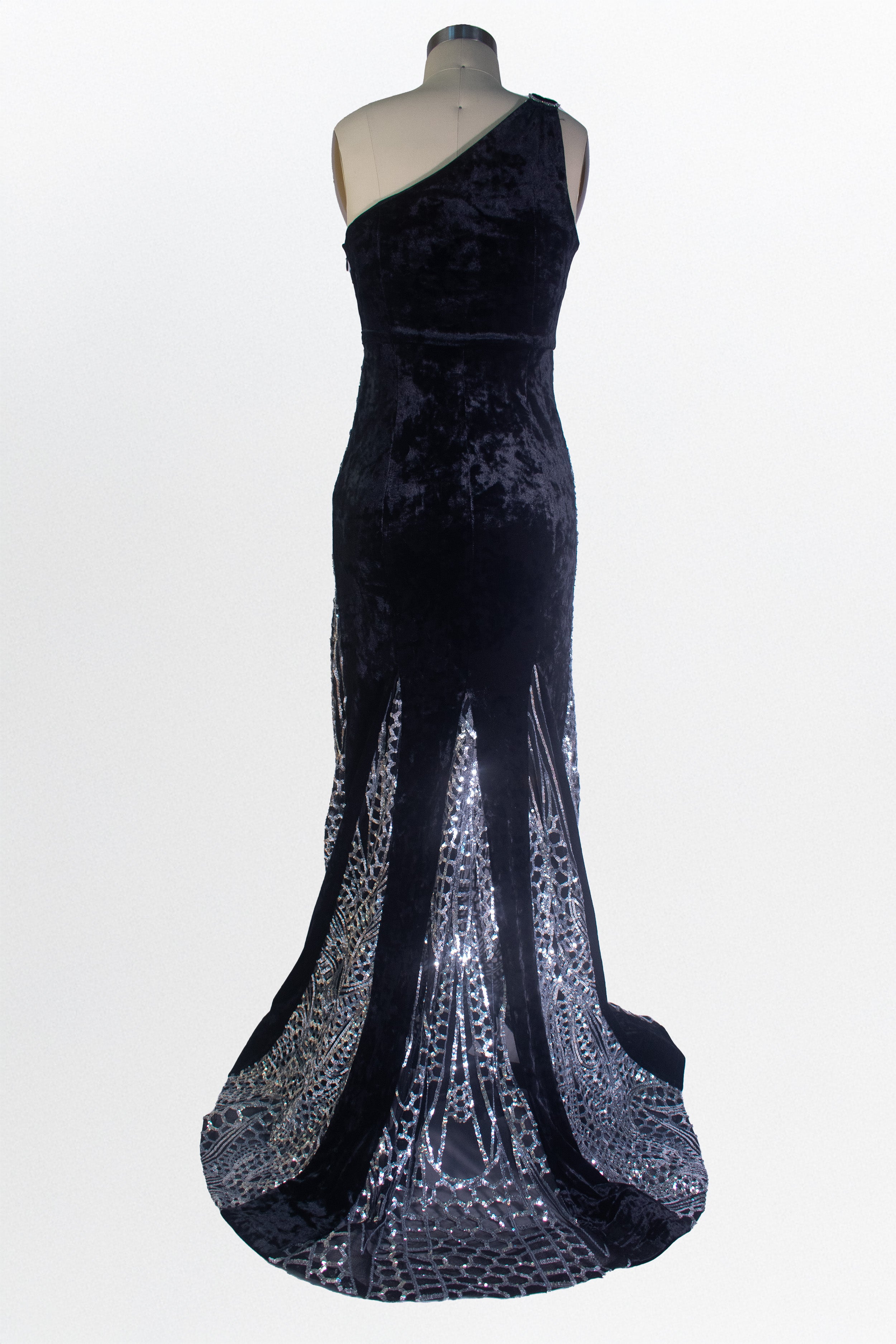 One shoulder gown with sequin godet black and silver