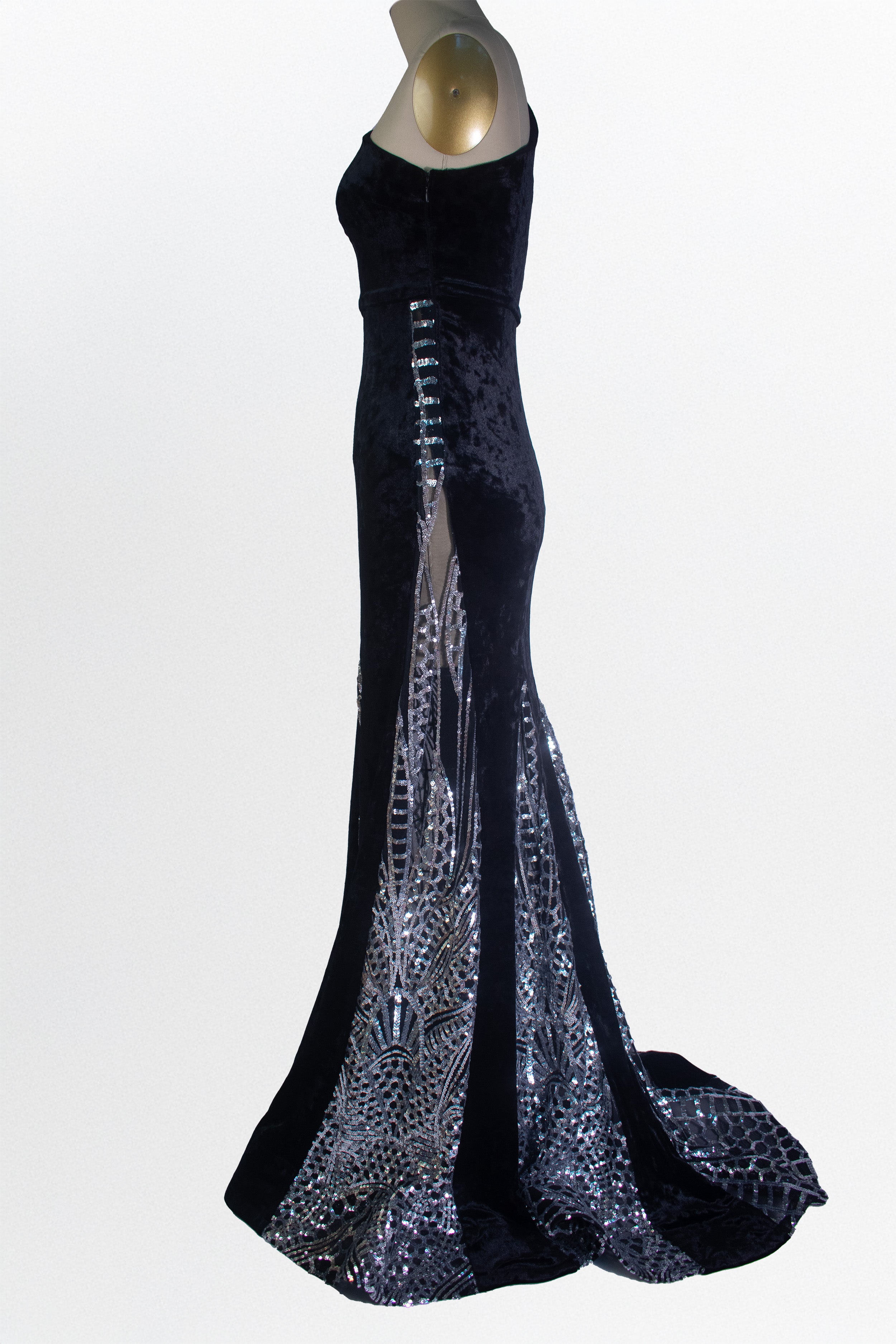 One shoulder gown with sequin godet black and silver